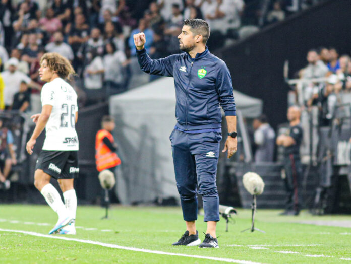 Antonio Oliveira chega para substituir Mano Menezes no comando do Corinthians. (Foto: Divulgação/Cuiabá)