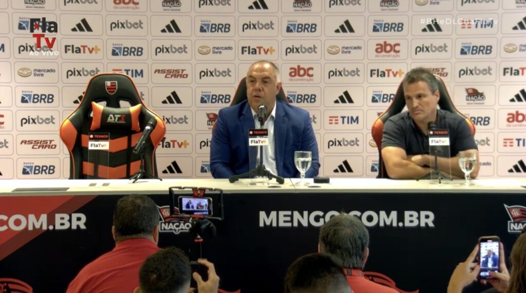 Marcos Braz e Bruno Spindel estão negociando a possível chegada de Ortiz ao Flamengo. (Foto: Reprodução/Fla TV)