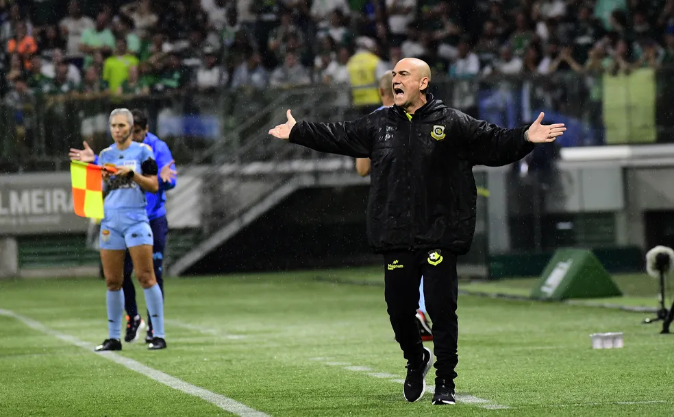 O São Bernardo foi o primeiro clube em que ele treinou como profissional. (Foto: Marcos Ribolli)