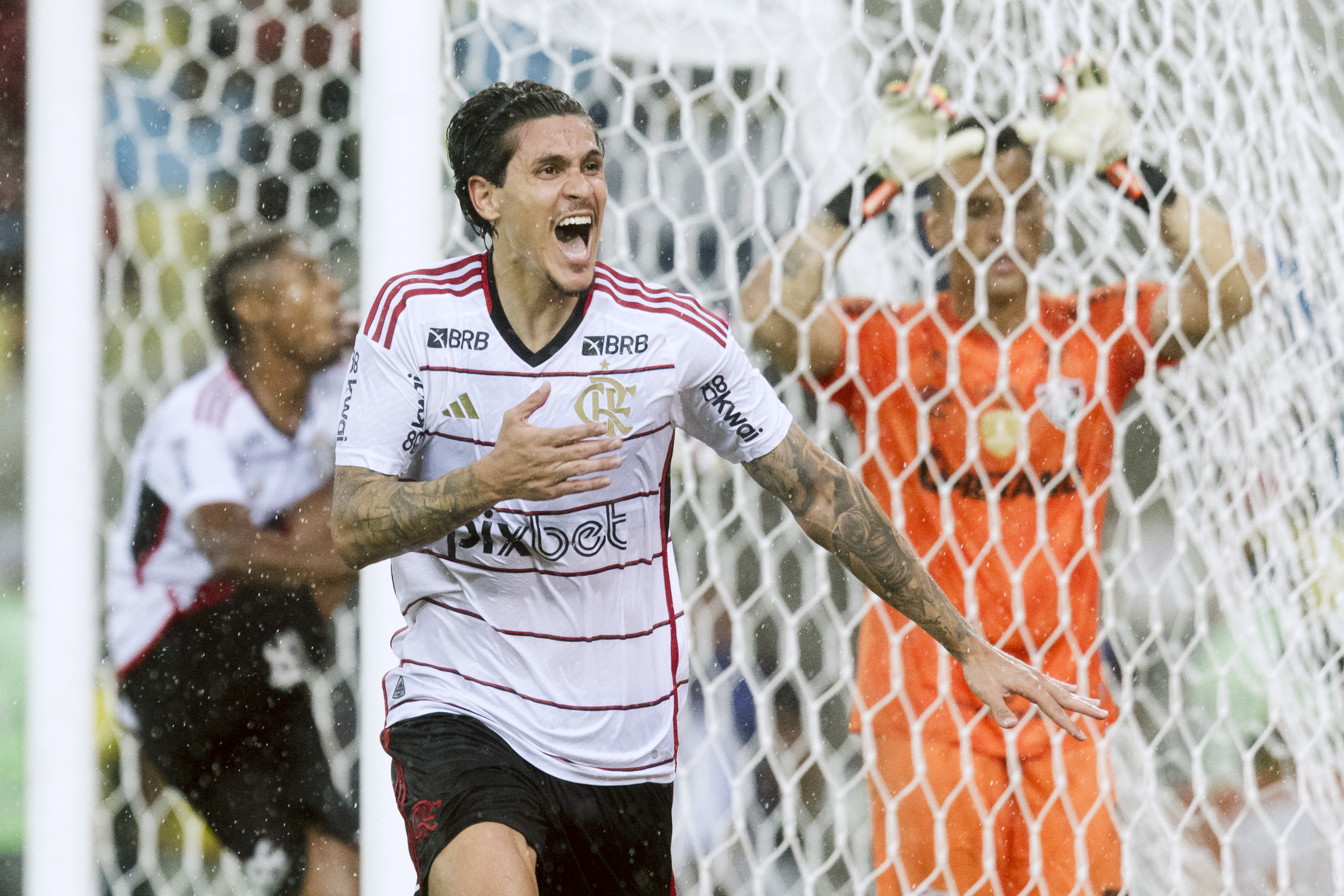 Pedro comemora gol contra o Fluminense. (Foto: Adriano Fontes/CRF)